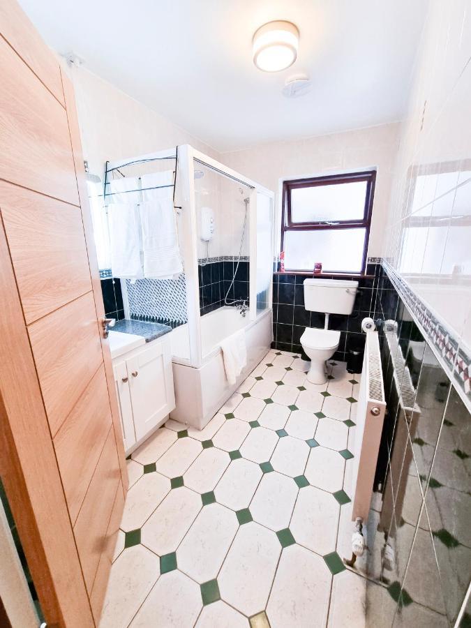 3 Bed Renovated Cottage Carramore Lake, Belmullet Ballina  Buitenkant foto
