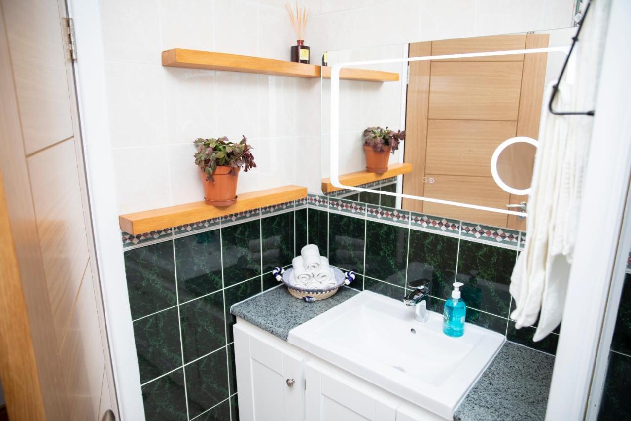 3 Bed Renovated Cottage Carramore Lake, Belmullet Ballina  Buitenkant foto