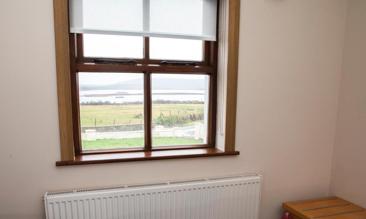 3 Bed Renovated Cottage Carramore Lake, Belmullet Ballina  Buitenkant foto
